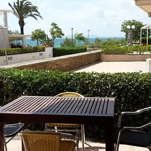 davant-mar-apartamento-con-terraza-a-pie-de-playa.catalonia-hotels.com/